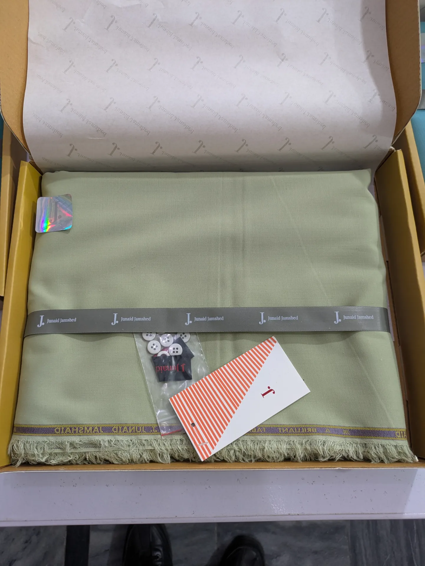 New Arrivals Unstitched J. Men's Box pack Collection – Get up to 50% OFF! Only at the Brands Gala."