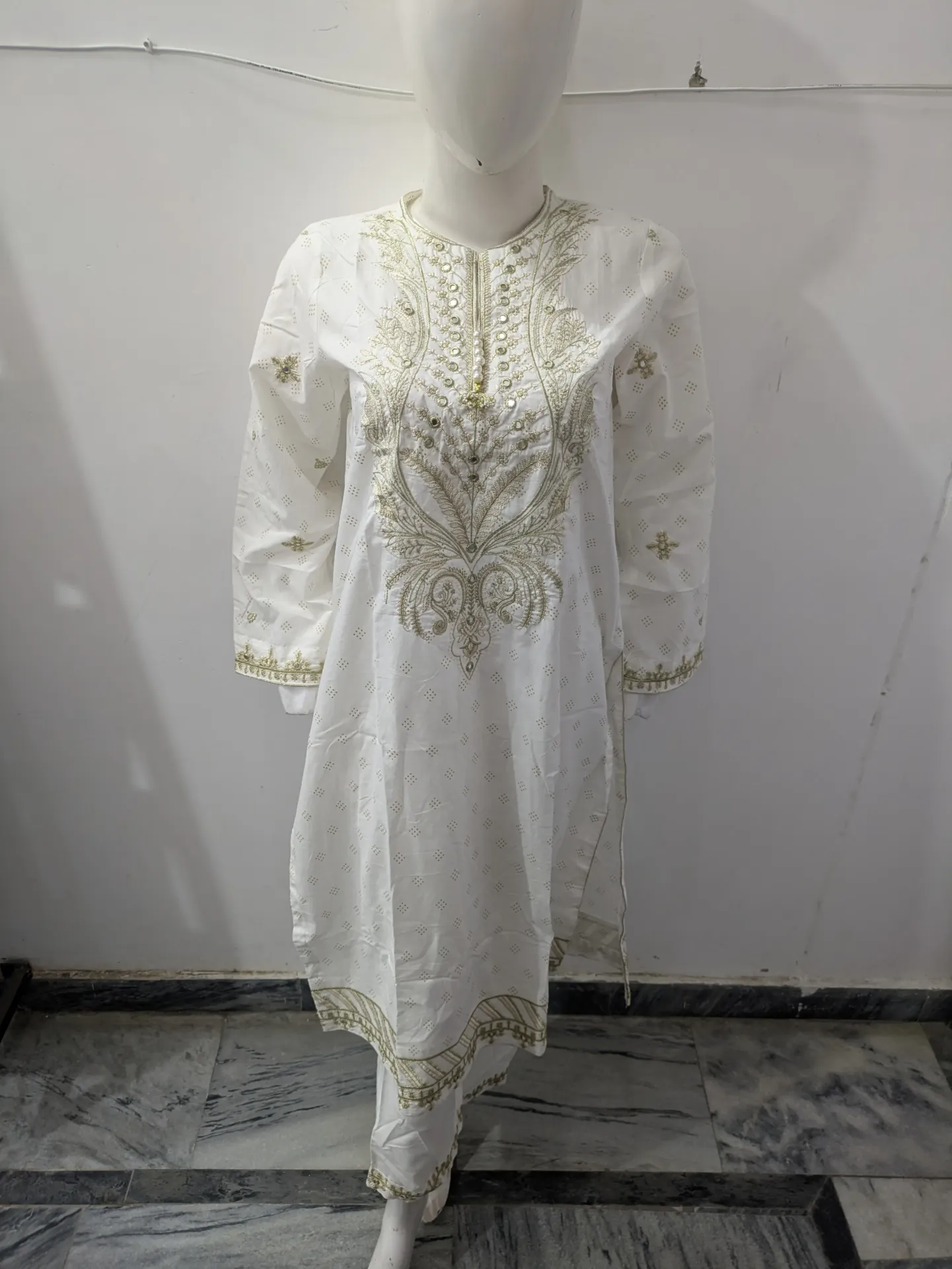 New Arrival 3-Piece Stitched Embroidered Lawn Suit- Get up to 50% OFF! Only at the Brands Gala."